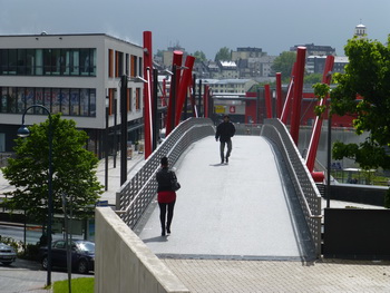 image: pedestrian bridge