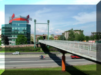 Passerella Viale Alcide de Gasperi, Milano (MI), Italia