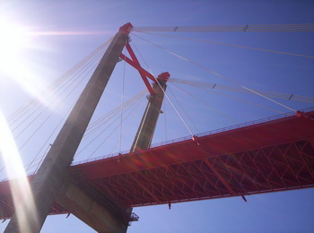 image: cable-stayed bridge