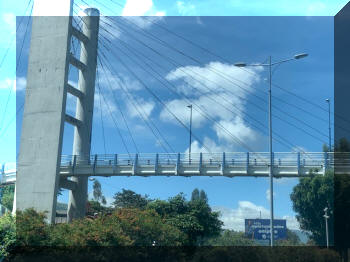 pasarela in quito, ecuador